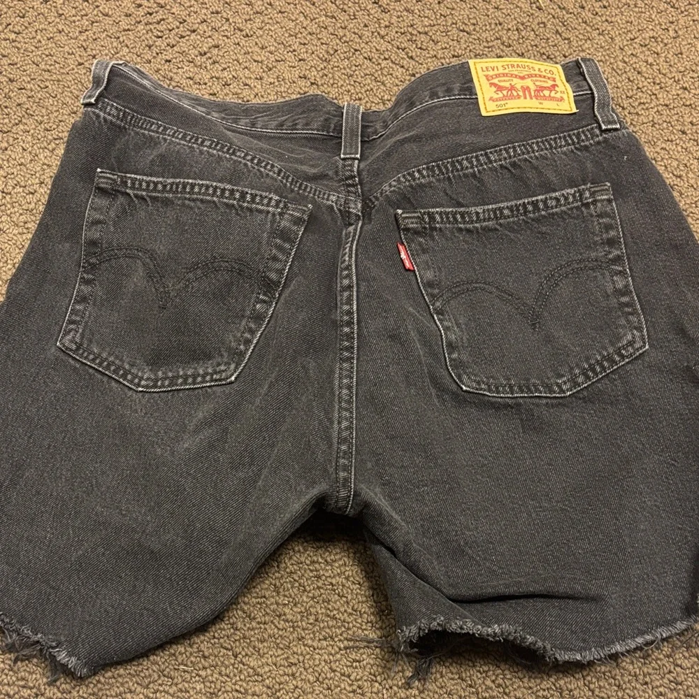 Levi's Charcoal Denim Cut-Off Shorts - Picture 2 of 2